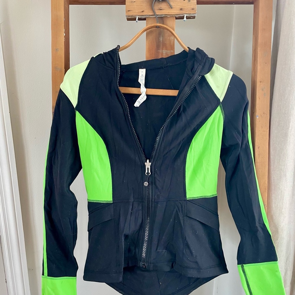 lululemon athletica Black and Neon Green Define Jacket - Size 8